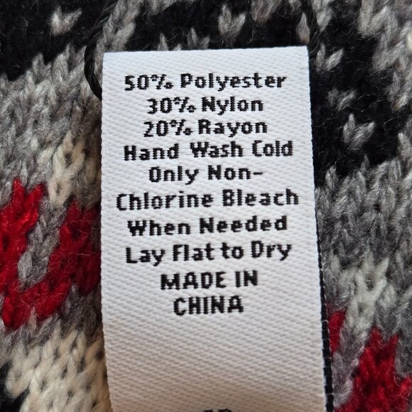 NWT Vera Bradley Penguin Fair Isle Scarf - Picture 3 of 5